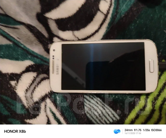 Samsung Galaxy S4 Mini. �/�, �� 8 ��, �����, 3G, Dual-SIM ����