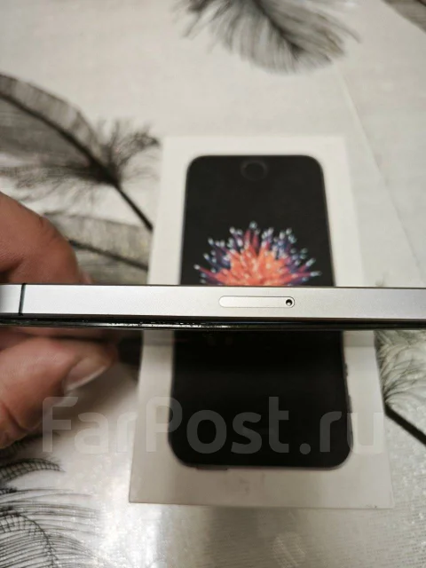 Apple iPhone SE. �/�, 32 �� ����
