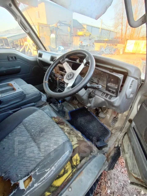 Nissan Caravan. E24, QD32 ����