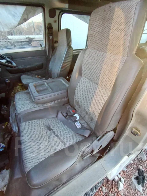 Nissan Caravan. E24, QD32 ����