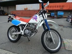 Honda XLR 250R ����