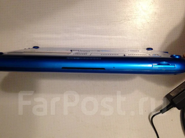 Samsung NS310. 10.1" ����