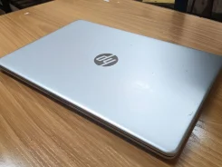 HP 15s-fq2002ur. 2,7����, ��� 8 ��, ���� 512���, WiFi, Bluetooth ����