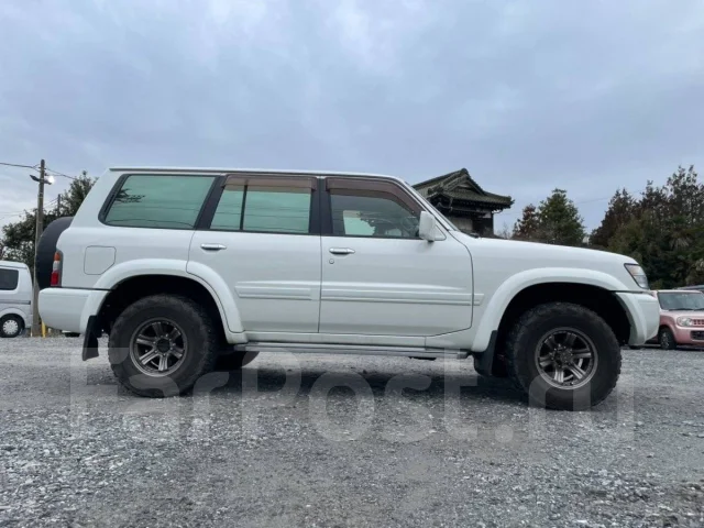 Nissan Safari ����