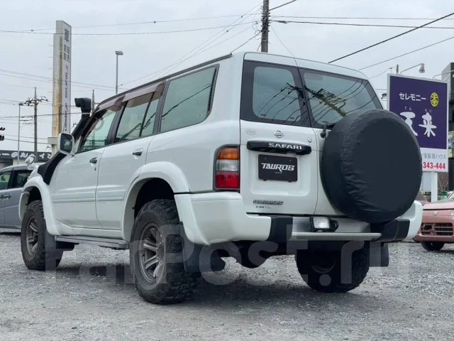 Nissan Safari ����