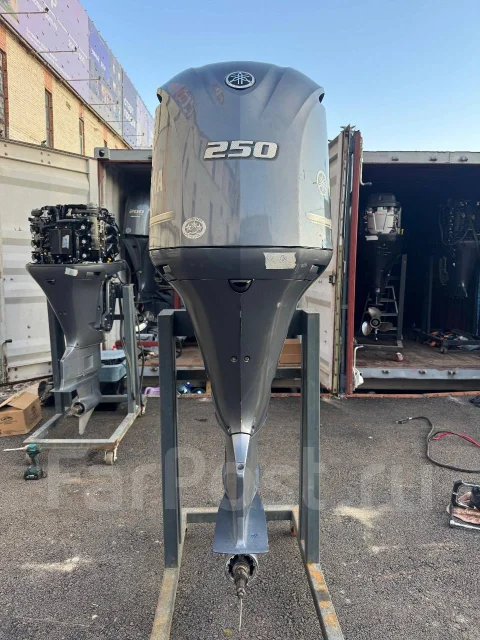 Yamaha. 300��.�., 4-�������, ����������, ���� U (762 ��), 2017 ��� ����