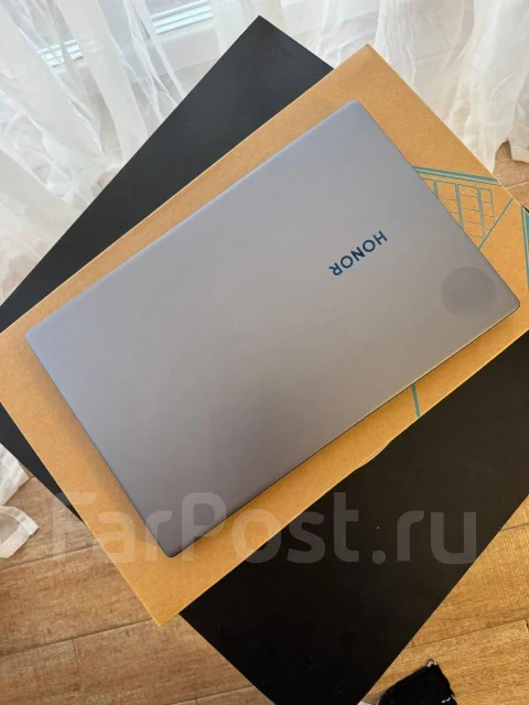 Honor MagicBook 15. 15.6", ��� 8 ��, ���� 512���, WiFi: 1, Bluetooth: 1 ����