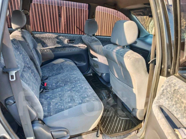 Toyota Ipsum. �������, ��������, 2.0 (135��.�.), ������, 350 000����. �� ����