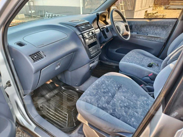 Toyota Ipsum. �������, ��������, 2.0 (135��.�.), ������, 350 000����. �� ����