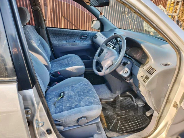 Toyota Ipsum. �������, ��������, 2.0 (135��.�.), ������, 350 000����. �� ����