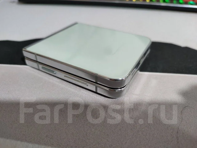 Samsung Galaxy Z Flip5. �/�, 512 ��, ��������� ����