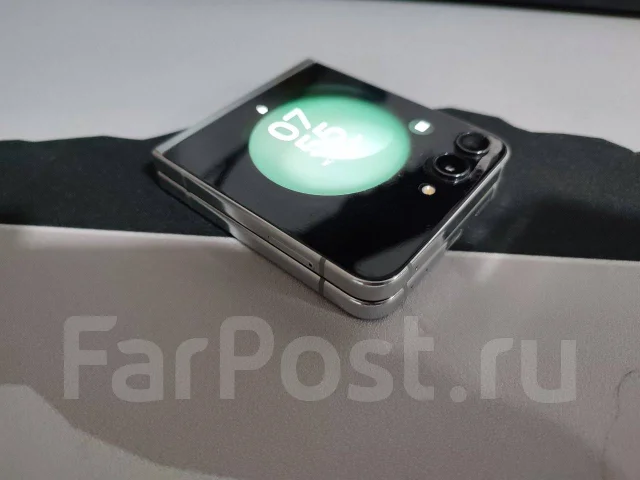 Samsung Galaxy Z Flip5. �/�, 512 ��, ��������� ����