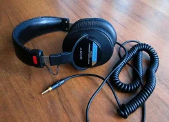 Sony MDR-7506 ����