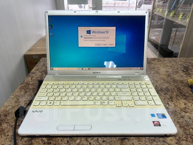 Sony VAIO PCG-71211V. 15.6", 2,7����, ��� 4 ��, ���� 320���, WiFi: 1, Bluetooth: 1, ����������� �� 1��. ����