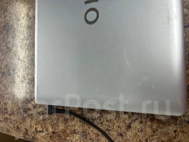 Sony VAIO PCG-71211V. 15.6", 2,7����, ��� 4 ��, ���� 320���, WiFi: 1, Bluetooth: 1, ����������� �� 1��. ����