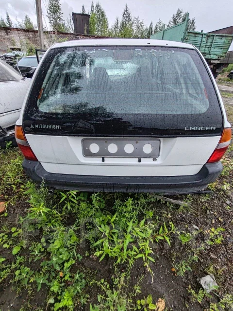 Mitsubishi Libero. CB2V ����