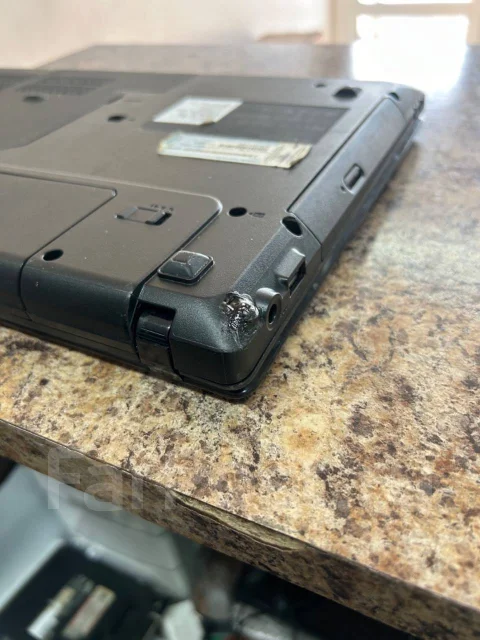 Lenovo G570. 15.6", 2,5����, ��� 4 ��, ���� 500���, WiFi: 1, Bluetooth: 1 ����
