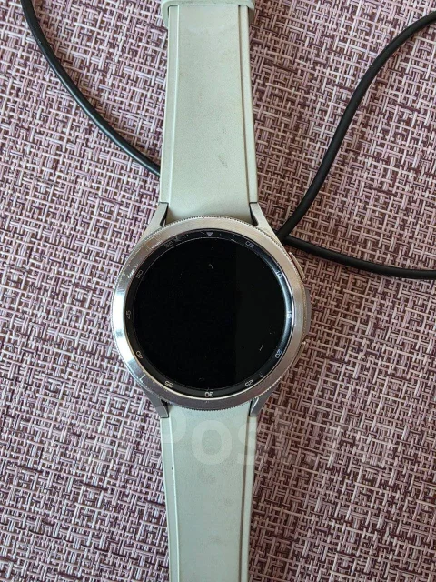 Samsung Galaxy Watch4 Classic ����
