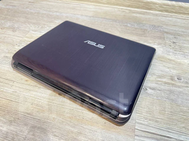 Asus. 15.6", 2,2����, ��� 4 ��, ���� 320���, WiFi: 1, Bluetooth: 1 ����