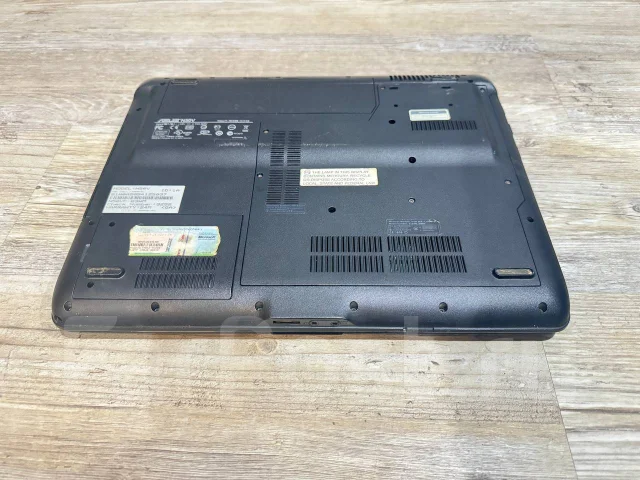 Asus. 15.6", 2,2����, ��� 4 ��, ���� 320���, WiFi: 1, Bluetooth: 1 ����