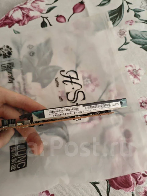 Radeon RX 6400 ����