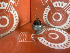 ������ �������� ����� Mazda Bongo E5D318501 R2 E5D318501 ����