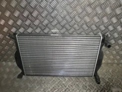 �������� ���������� Audi A4 8E0121251A 8E 8E0121251A ����