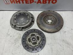 ������� ��������� Nissan Sunny 302100E401 FB15 QG15DE 302100E401 ����