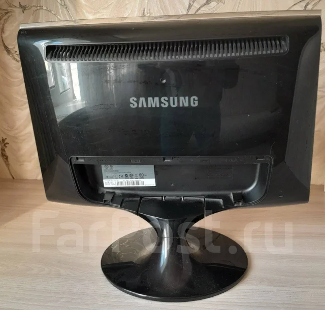 Samsung. 19", ���������� �� (LCD, LED, QLED) ����