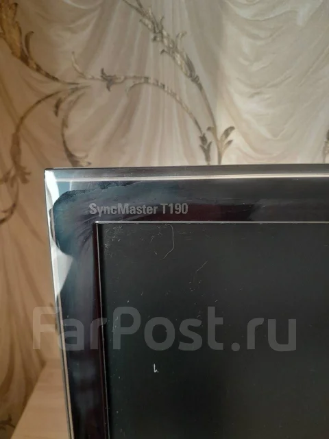 Samsung. 19", ���������� �� (LCD, LED, QLED) ����