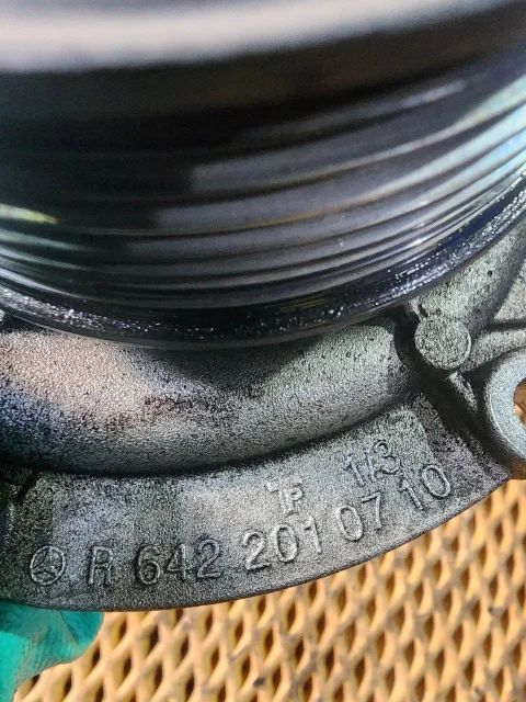 ����� Mercedes-Benz E-class W212 OM642 A6422001301 ����