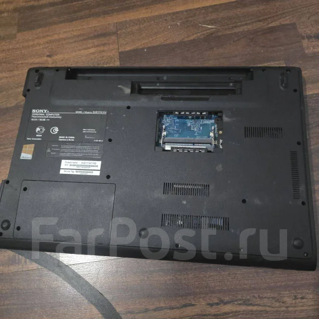 Sony VAIO SVE1712S1R. 17.1", 2,4����, ��� 4 ��, ���� 128���, WiFi: 1, Bluetooth: 1 ����