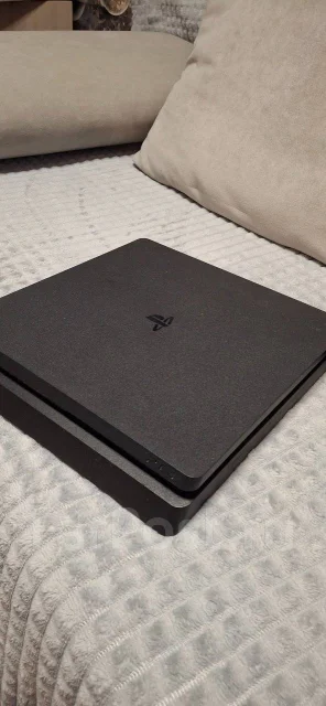 Sony PlayStation 4 ����