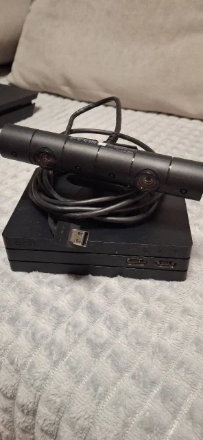 Sony PlayStation 4 ����
