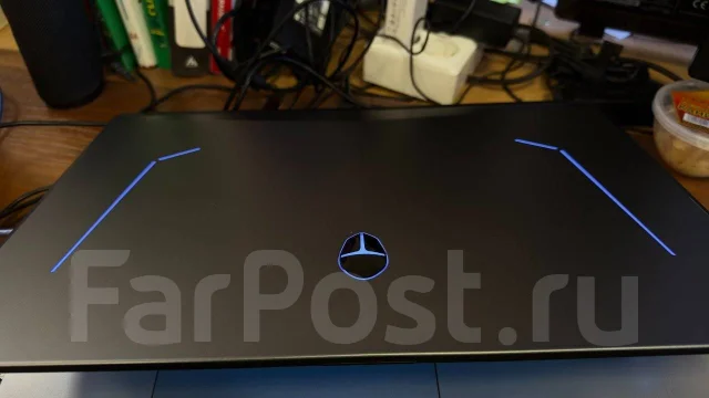 Thunderobot. 17.3", 2����, ��� 16 ��, ���� 512���, WiFi: 1, Bluetooth: 1, ����������� �� 10��. ����