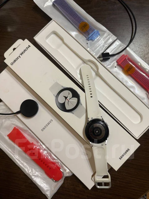 Samsung Galaxy Watch4 ����