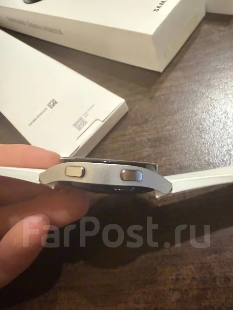 Samsung Galaxy Watch4 ����