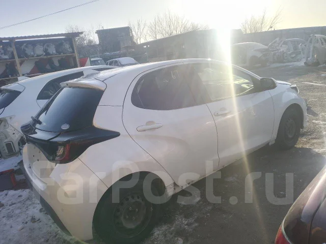 Toyota Yaris. KSP210, 1KR ����