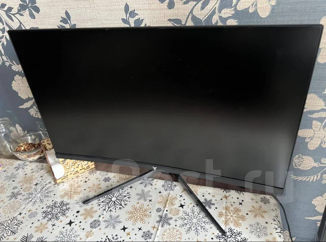 Tlhesun. 27.9", ���������� �� (LCD, LED, QLED) ����