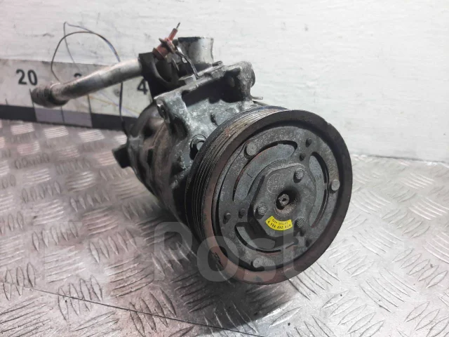 ���������� ������������ Audi A4 2012 8T0260805P ����