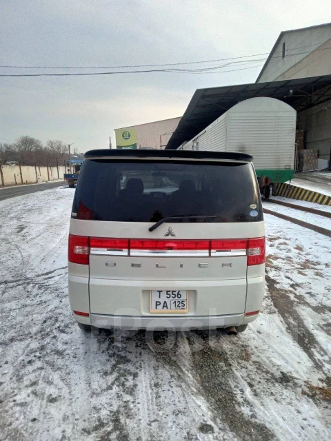 Mitsubishi Delica D:5. ��������, 4wd, 2.4 (170��.�.), ������, 125����. �� ����
