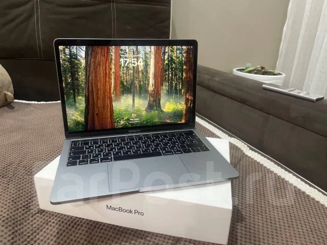 Apple MacBook 13. 13", ��� 8 ��, ���� 128���, WiFi: 1, Bluetooth: 1 ����