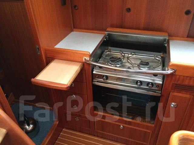 �������� ���� Hallberg-Rassy 372 (2010). ����� 11,35��., 2010 ���. ��� ����� �� �����-���������� ����