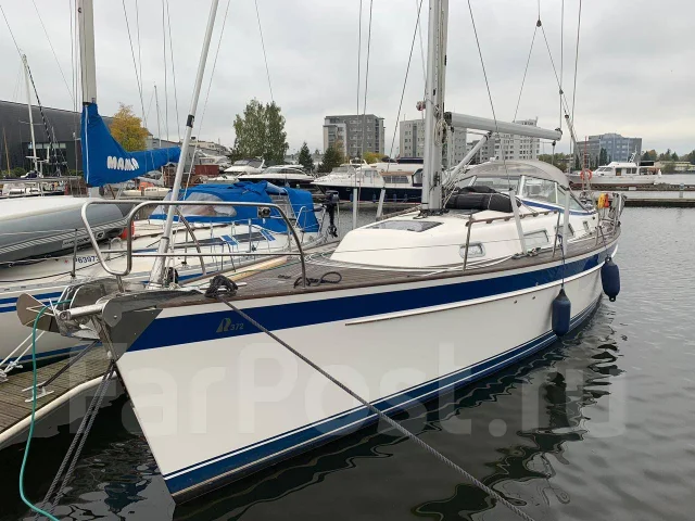 �������� ���� Hallberg-Rassy 372 (2010). ����� 11,35��., 2010 ���. ��� ����� �� �����-���������� ����