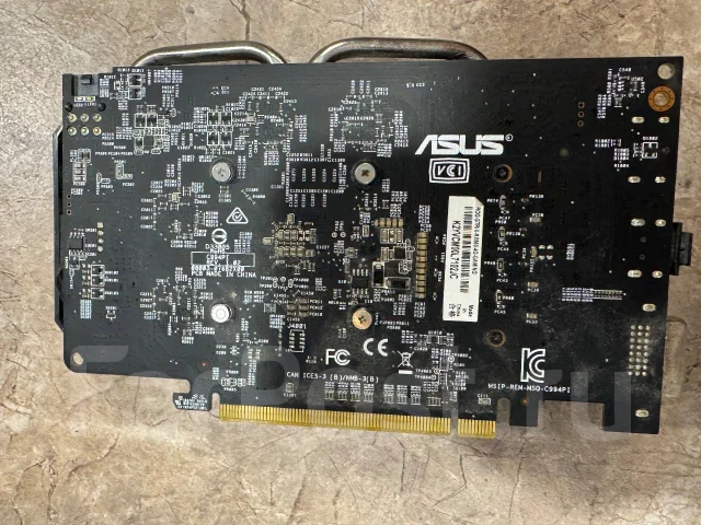 Radeon RX 560 ����