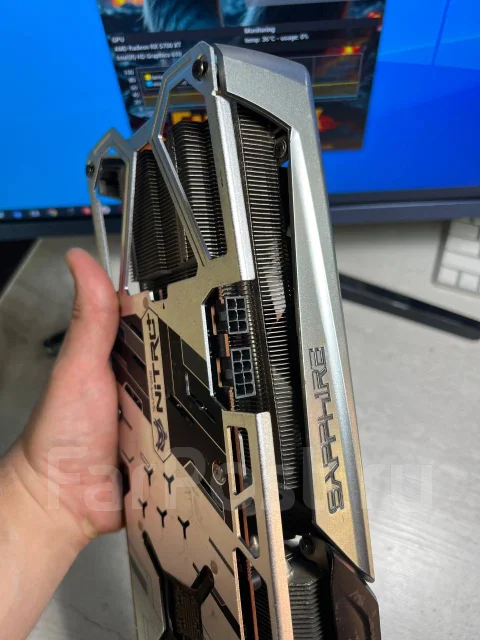 Radeon RX 5700 XT ����