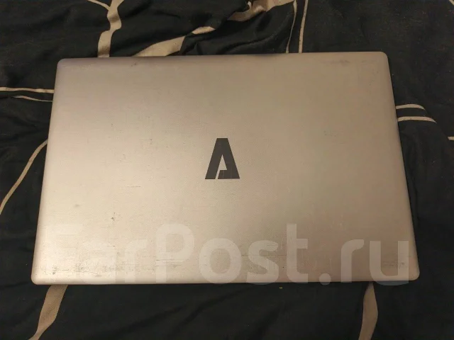 Azerty. 15.6", 60����, ��� 12 ��, ���� 512���, WiFi: 1, Bluetooth: 1, ����������� �� 5��. ����