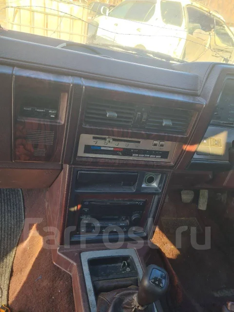 Nissan Laurel. HC32, RB20E ����