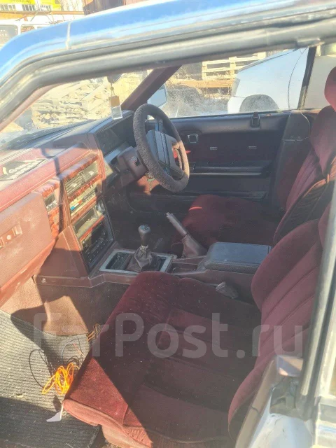 Nissan Laurel. HC32, RB20E ����