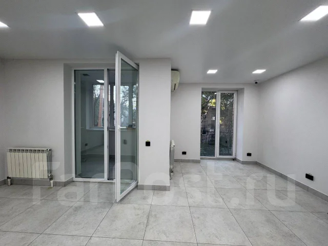������ ���������. 100.7��&sup2;, ����� ������ 42, �-� �����, 2/9 ���� ����